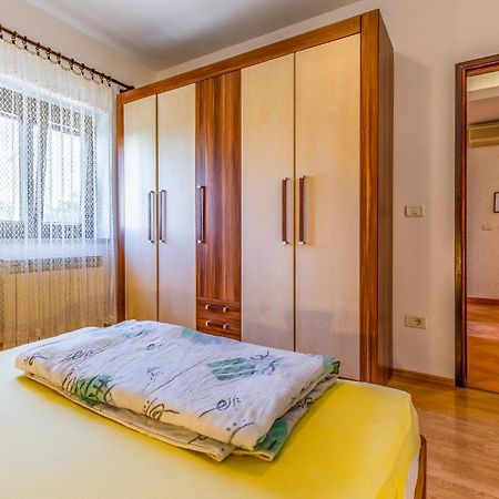 Gorgeous Apartment In Pula With Kitchen Εξωτερικό φωτογραφία