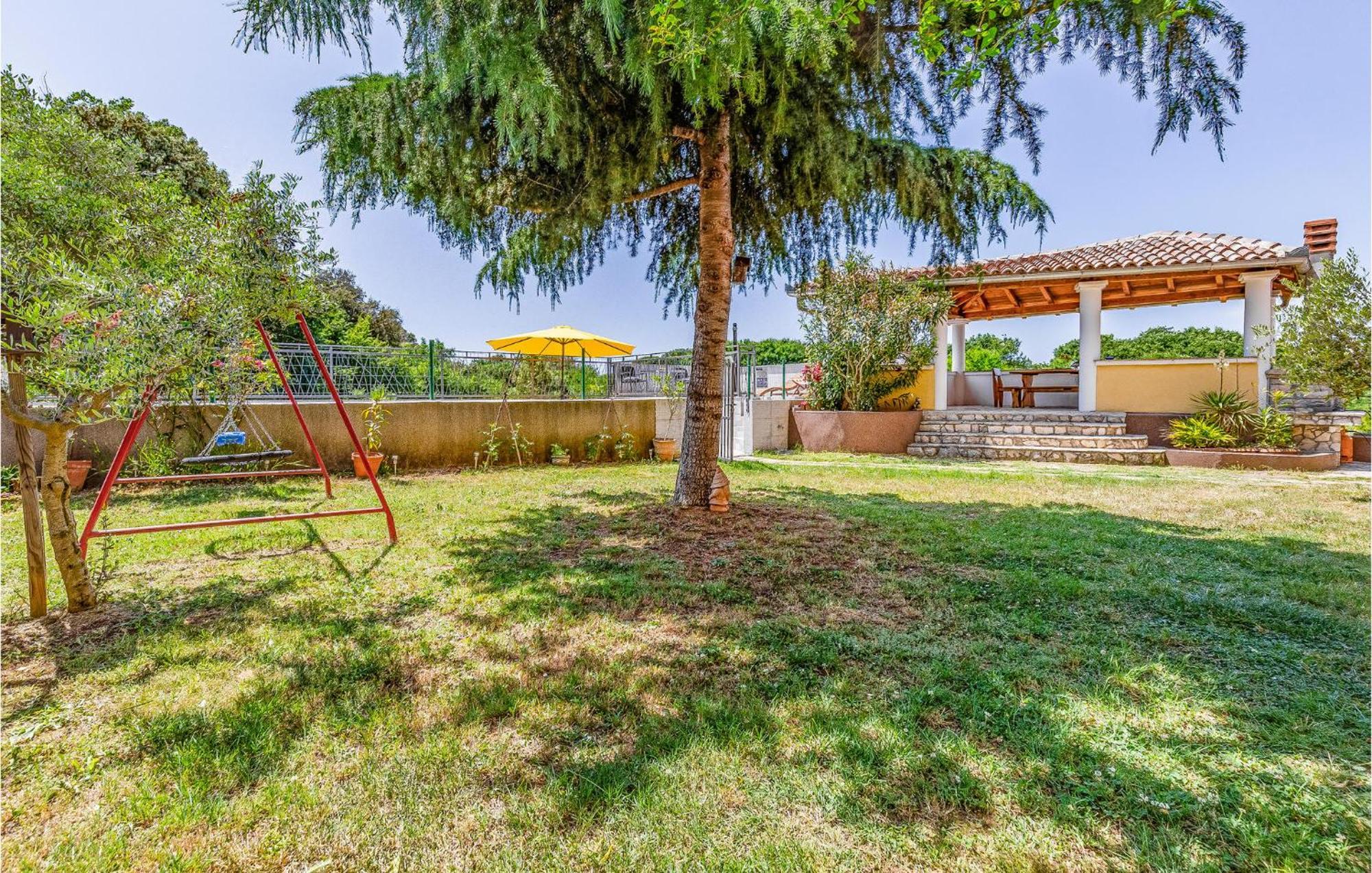 Gorgeous Apartment In Pula With Kitchen Εξωτερικό φωτογραφία