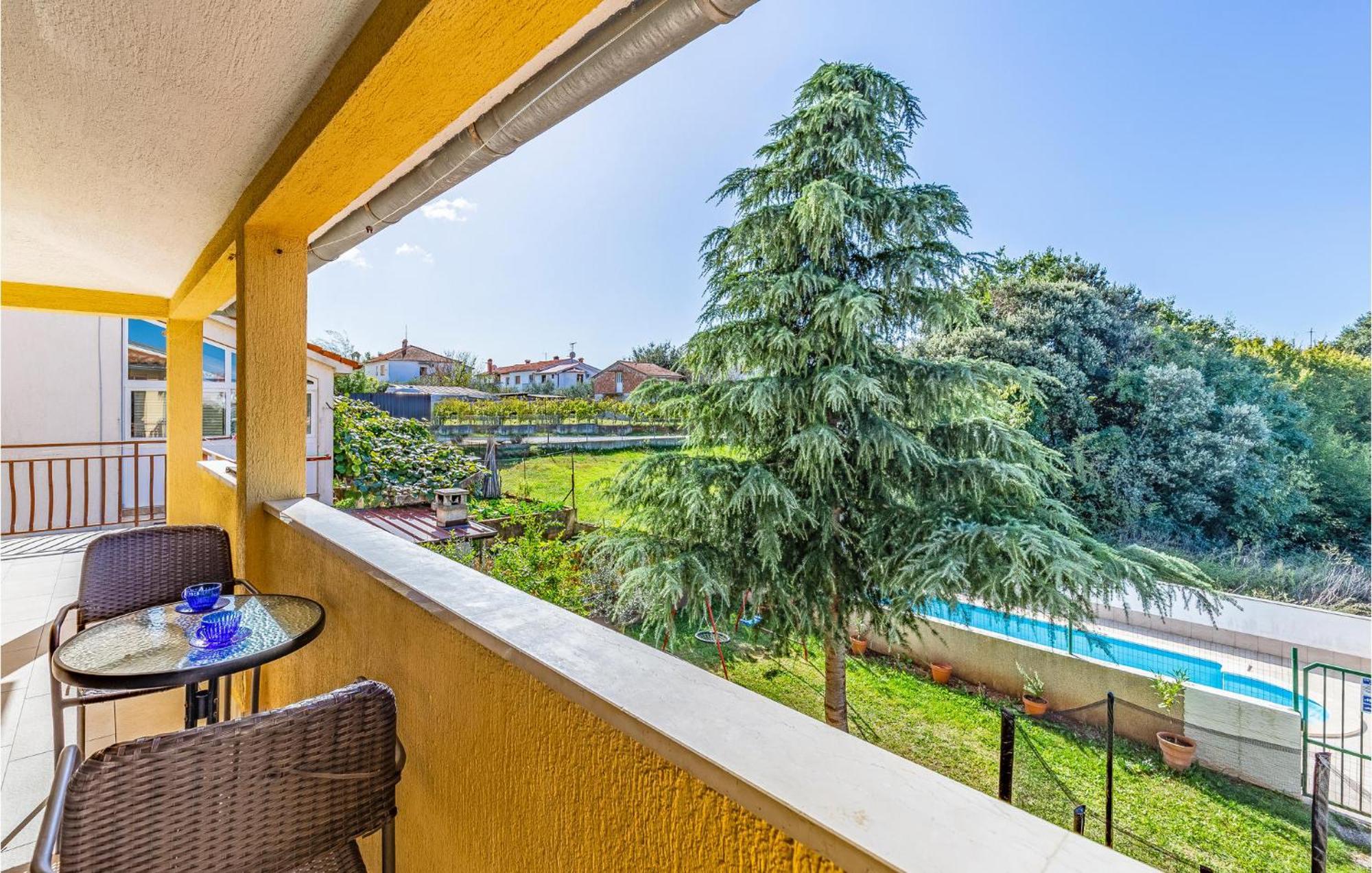 Gorgeous Apartment In Pula With Kitchen Εξωτερικό φωτογραφία